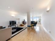 2 bed Apartment to rent in London Tower Hamlets, E14,...