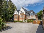 2 bed apartment to rent in Tower Road, Branksome Park, BH13