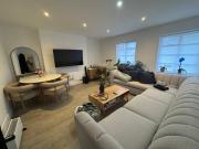 2 Bed Beautiful Modern flat N2