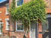 2 bed cottage in Didsbury Village