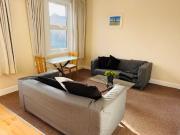 2 bed flat, 5 mins to Clapham Junction