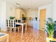 2 Bed Flat, Albion Gardens, EH7