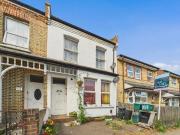 2 bed flat / apartment elmers end road beckenham br3...