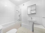 2 bed flat / apartment goodhart place london e14...