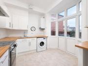 2 Bed Flat, Blenheim Garden, NW2
