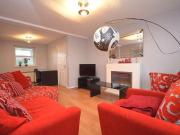 2 Bed Flat Close to City Centre