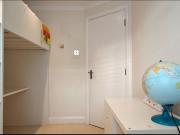 2 Bed Flat, Conifer Court, SW19