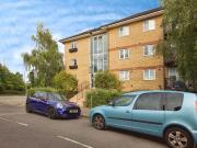 2 Bed Flat, Cranbourne Court, N2
