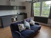 2 Bed Flat, Dover Place, BS8