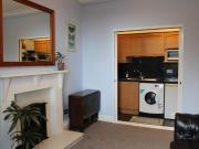 2 bed flat for rent in West End