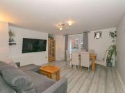 2 bed flat for sale