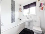 2 bed flat for sale