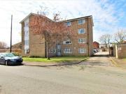 2 bed flat for sale