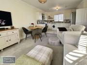 2 bed flat for sale