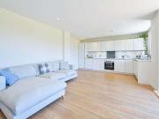 2 bed flat for sale