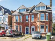 2 bed flat for sale