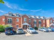 2 bed flat for sale