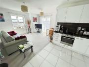 2 bed flat for sale