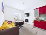2 bed flat for sale