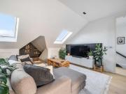 2 bed flat for sale
