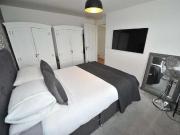2 bed flat for sale
