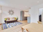2 bed flat for sale