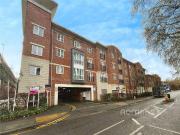 2 bed flat for sale