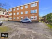 2 bed flat for sale