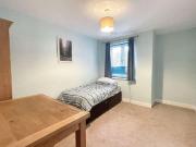 2 bed flat for sale