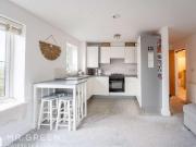 2 bed flat for sale