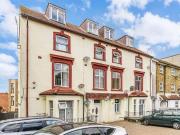 2 bed flat for sale