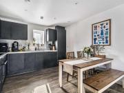 2 bed flat for sale