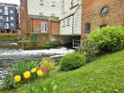 2 bed flat for sale