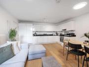 2 bed flat for sale