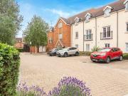 2 bed flat for sale