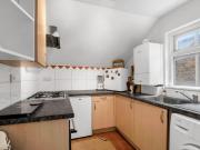 2 bed flat for sale