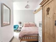 2 bed flat for sale