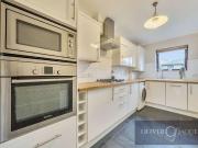 2 bed flat for sale