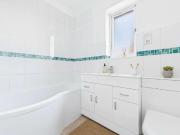 2 bed flat for sale