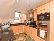 2 bed flat for sale