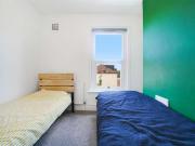 2 bed flat for sale