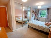 2 bed flat for sale