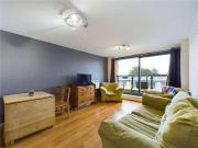 2 bed flat for sale