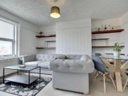 2 bed flat for sale