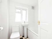 2 bed flat for sale