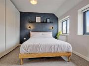 2 bed flat for sale
