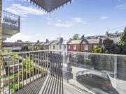 2 bed flat for sale