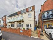 2 bed flat for sale