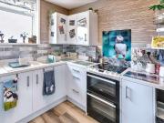2 bed flat for sale