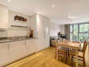 2 bed flat for sale
